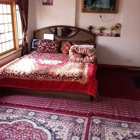 My Guest House Srīnagar Esterno foto