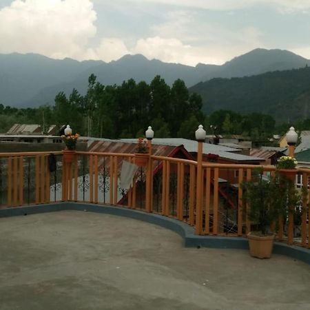 My Guest House Srīnagar Esterno foto