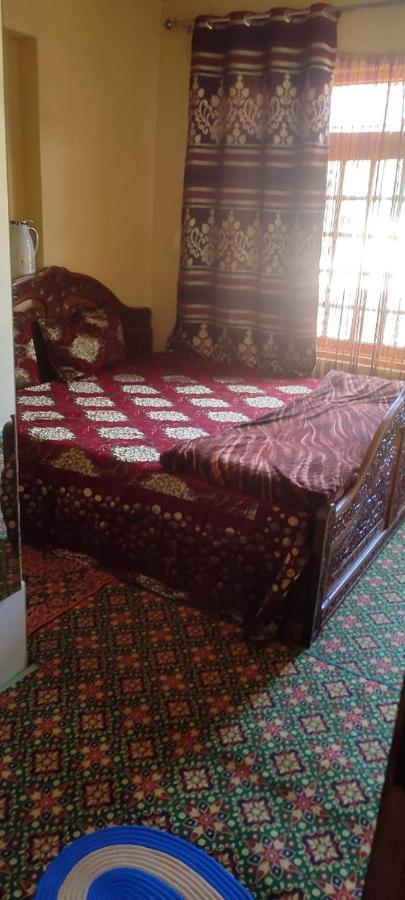 My Guest House Srīnagar Esterno foto